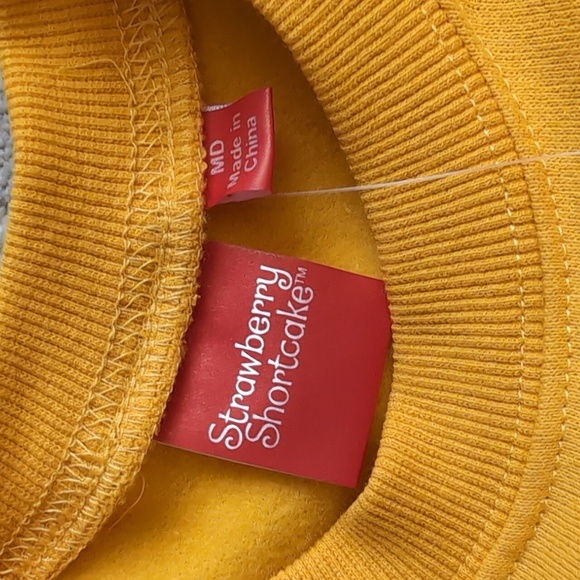 Women's Strawberry Shortcake Orange Blossom Graphic Sweatshirt Medium NEW - Picture 6 of 7